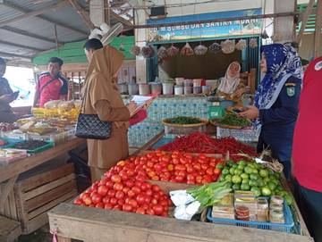 Pasar Terubuk Sepi Pembeli, Barang Kebutuhan Pokok Aman